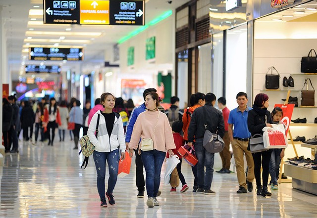 Người dân Thủ đô rộn ràng sắm Tết ảnh 1